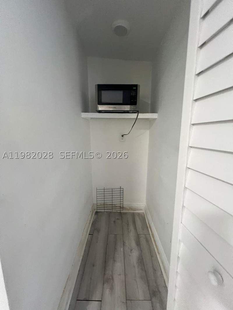 5 bedroom SingleFamilyResidence at 1053 NE 149th St, North Miami, Miami — photo 2