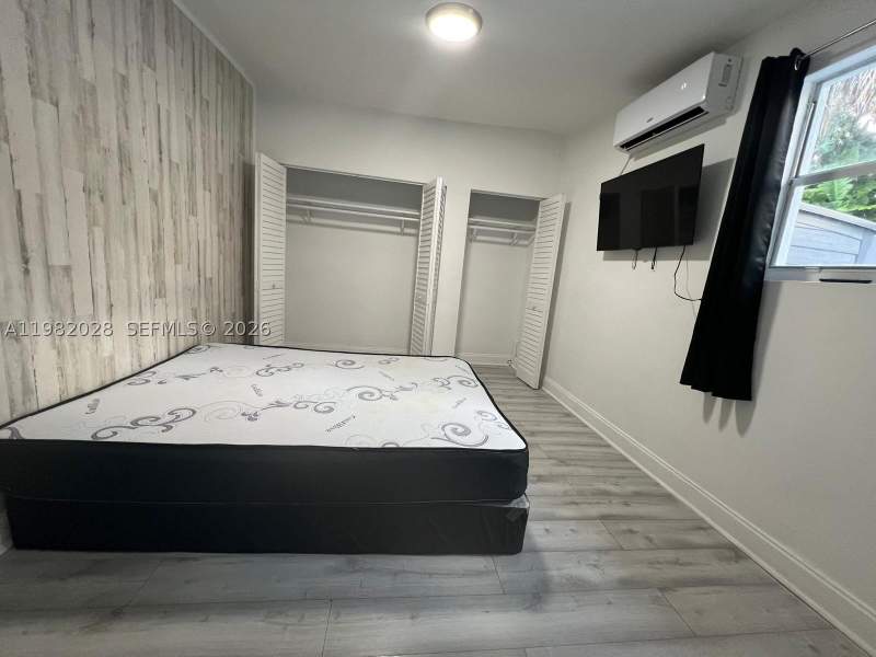 5 bedroom SingleFamilyResidence at 1053 NE 149th St, North Miami, Miami — photo 3