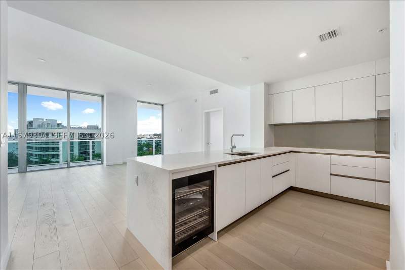 2 bedroom Condominium at 9201 E Bay Harbor Dr 710, Bay Harbor Island, Bay Harbor Islands — photo 4