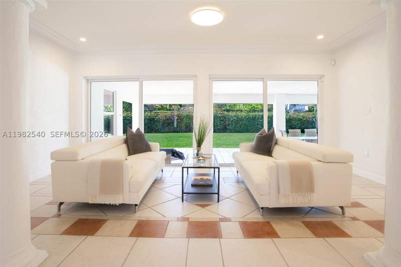 5 bedroom SingleFamilyResidence at 100 SW 26th Rd, Brickell Hammock Un 1, Miami — photo 3