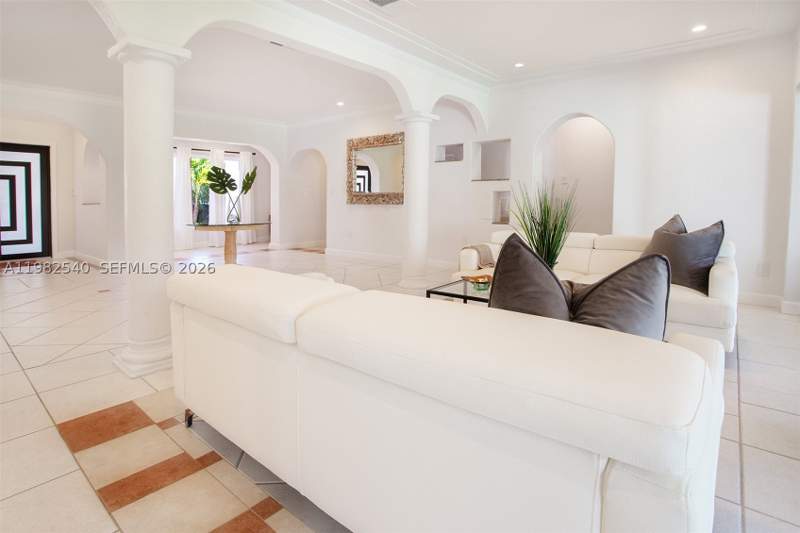 5 bedroom SingleFamilyResidence at 100 SW 26th Rd, Brickell Hammock Un 1, Miami — photo 4