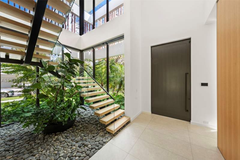 6 bedroom SingleFamilyResidence at 7700 SW 50th Ct, Rancho Villas 1st Addn, Miami — photo 4