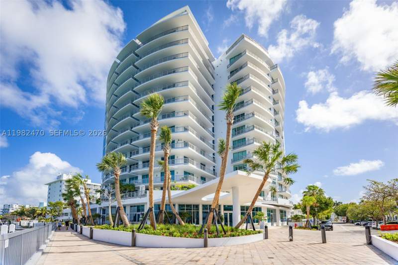 2 bedroom Condominium at 1445 16th St 1101, Capri South Beach Condo, Miami Beach — photo 2