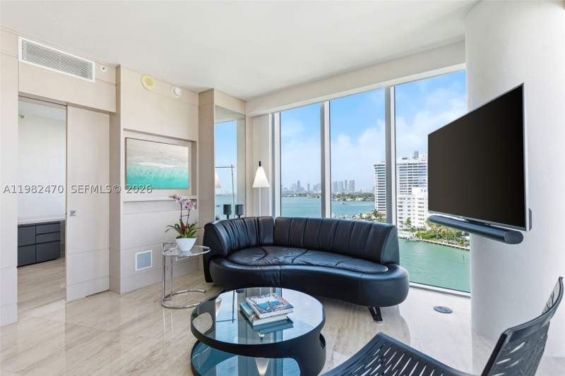 2 bedroom Condominium at 1445 16th St 1101, Capri South Beach Condo, Miami Beach — photo 3