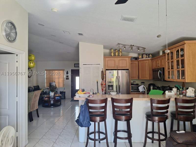 3 bedroom SingleFamilyResidence at 13822 SW 156th St, P A At Coral Reef, Miami — photo 2
