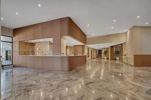 5401 Collins Ave 411, Miami Beach FL - photo 16 of 33