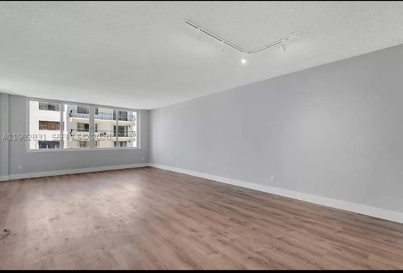 1 bedroom Condominium at 5401 Collins Ave 411, The Carriage House Condo, Miami Beach — photo 3