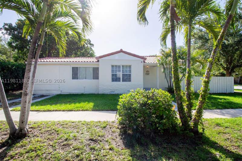 4 bedroom SingleFamilyResidence at 2727 Calusa St, Silver Bluff Est-Sec C, Miami — photo 2