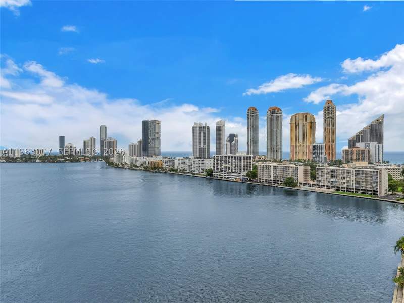 2 bedroom Condominium at 301 174th St 1818, Winston Towers 500 Condo, Sunny Isles Beach — photo 2
