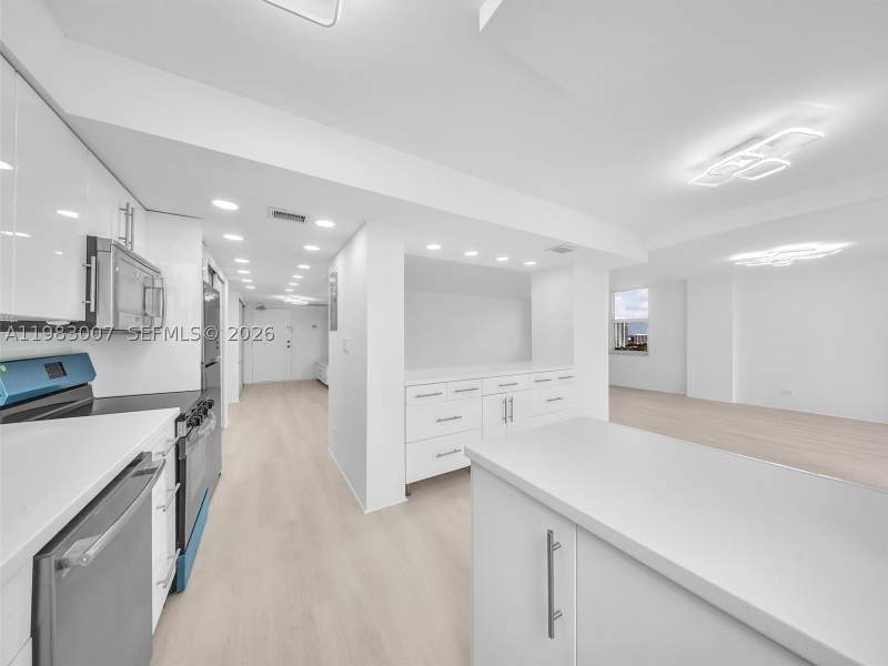 2 bedroom Condominium at 301 174th St 1818, Winston Towers 500 Condo, Sunny Isles Beach — photo 5