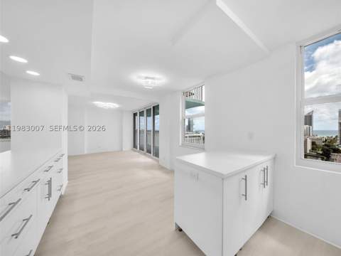 301 174th St 1818, Sunny Isles Beach FL - photo 7 of 35