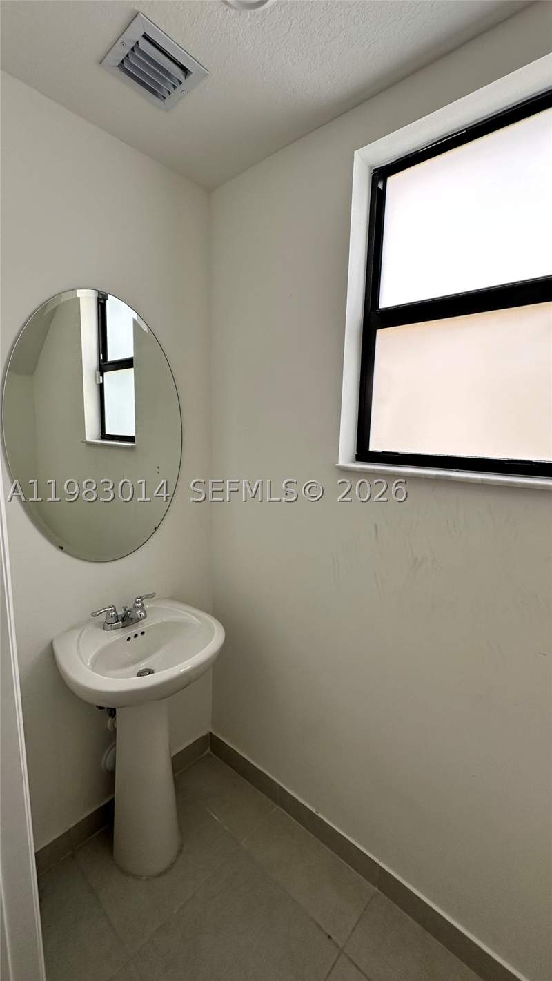 3 bedroom SingleFamilyResidence at 12863 SW 233rd Ter, Kendall Assemblage South, Homestead — photo 2
