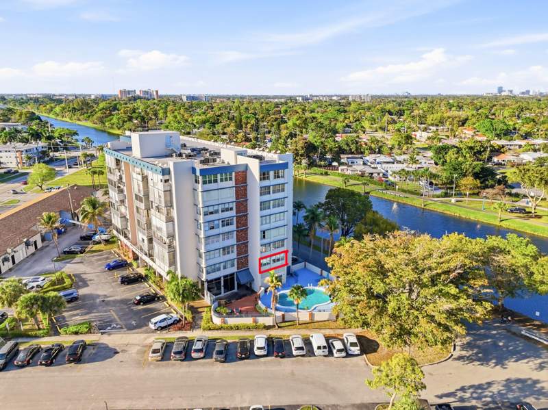 2 bedroom Condominium at 16850 S Glades Drive 2g, Andor Plaza Condo, North Miami Beach — photo 2