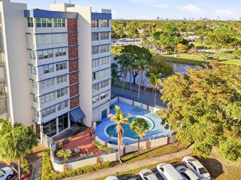 16850 S Glades Drive 2g, North Miami Beach FL - photo 23 of 24