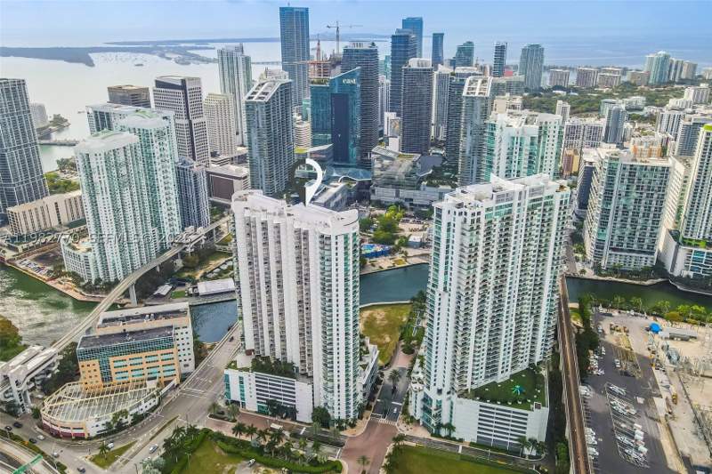1 bedroom Condominium at 350 S Miami Ave 2412, Wind Condo, Miami — photo 2