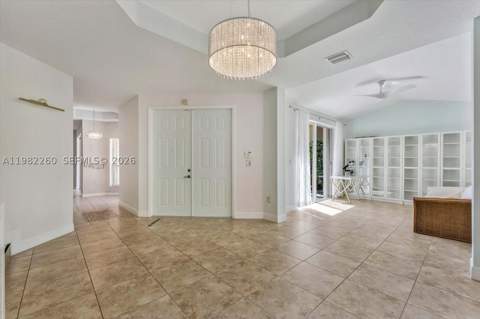 9057 SW 161st Ter, Palmetto Bay FL - photo 7 of 40