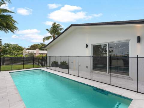 301 88th St, Surfside FL - photo 15 of 47