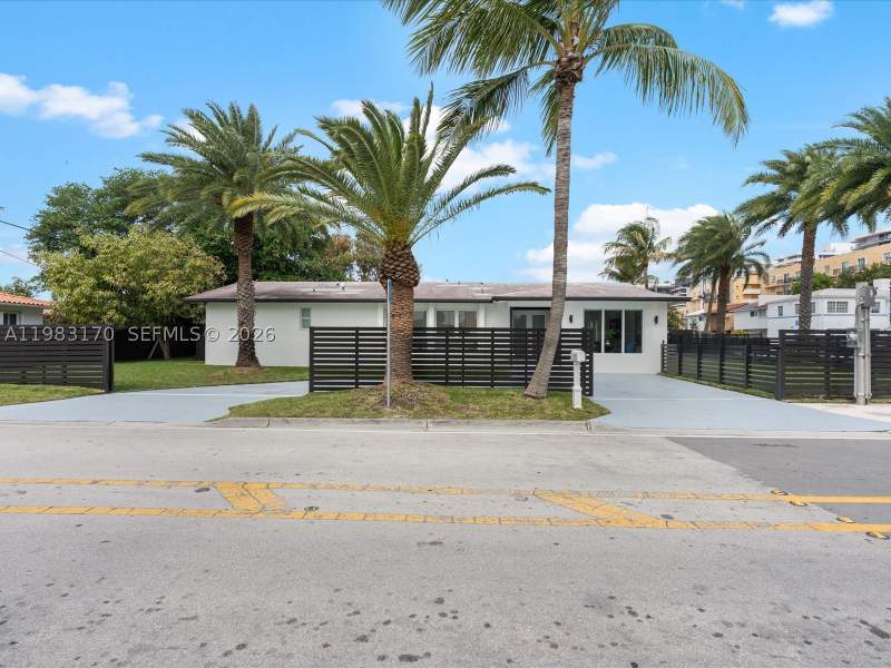 4 bedroom SingleFamilyResidence at 301 88th St, SECOND AMD PLAT OF NORMAN, Surfside — photo 4