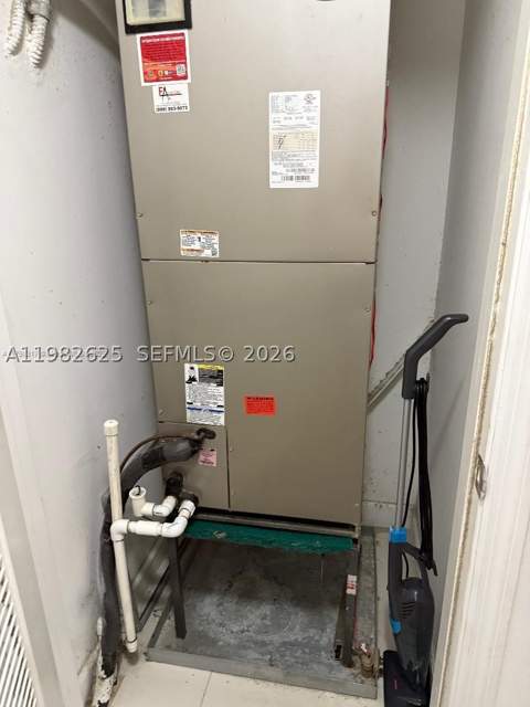 424 NE 194th Ter, Miami FL - photo 11 of 27