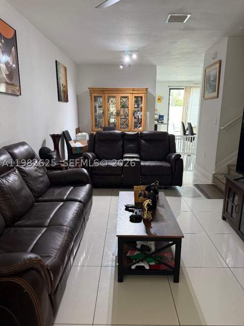 424 NE 194th Ter, Miami FL - photo 18 of 27