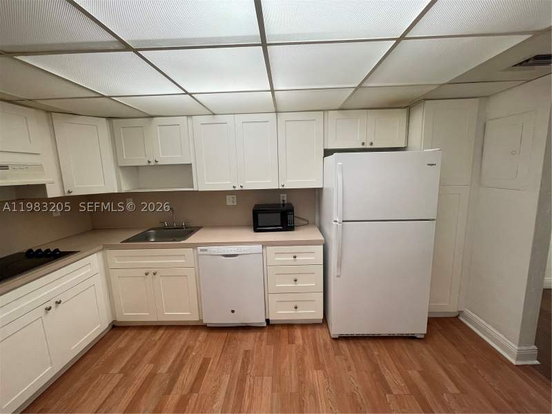 1 bedroom Condominium at 19390 Collins Ave 122, Oceanview Building A Cond, Sunny Isles Beach — photo 5
