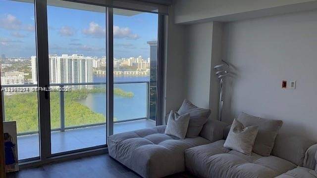 1 bedroom Condominium at 16385 Biscayne Blvd 2702, The Harbour North Condo, North Miami Beach — photo 4