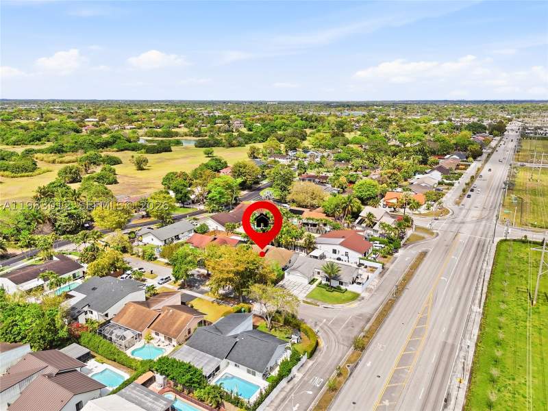 3 bedroom SingleFamilyResidence at 12715 SW 96th Ter, Calusa Club Estates 6th A, Miami — photo 2