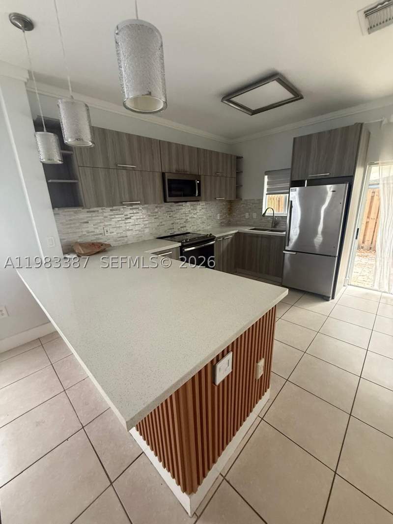 4 bedroom Condominium at 10776 NW 83rd Ter 1-19, Leeward At Islands At Dor, Doral — photo 3