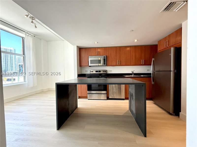 2 bedroom Condominium at 111 E Flagler St 805, Flagler First, Miami — photo 2