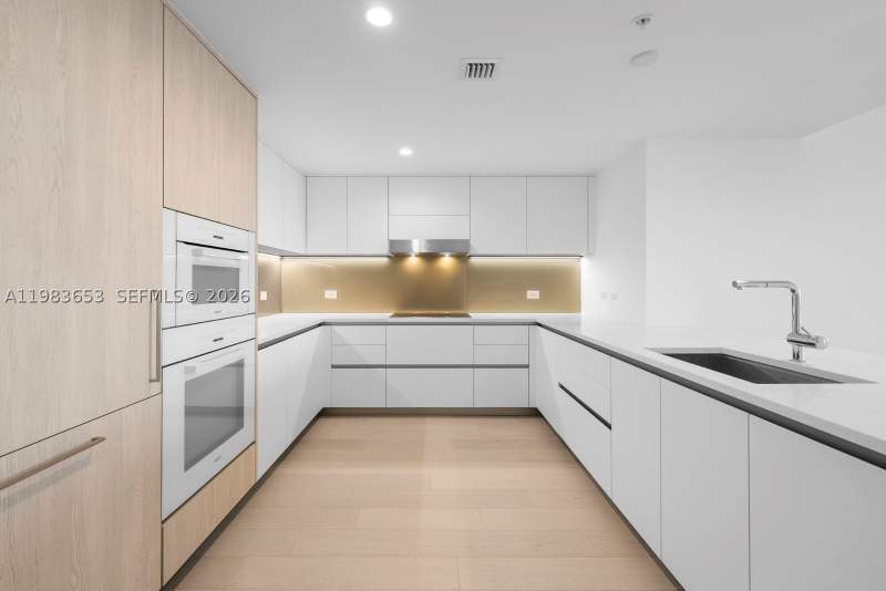 2 bedroom Condominium at 9221 E Bay Harbor Drive 409, La Baia Bay Harbor Islands, Bay Harbor Islands — photo 3