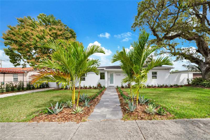 3 bedroom SingleFamilyResidence at 7235 SW 39th St, Central Miami Part 6, Miami — photo 3