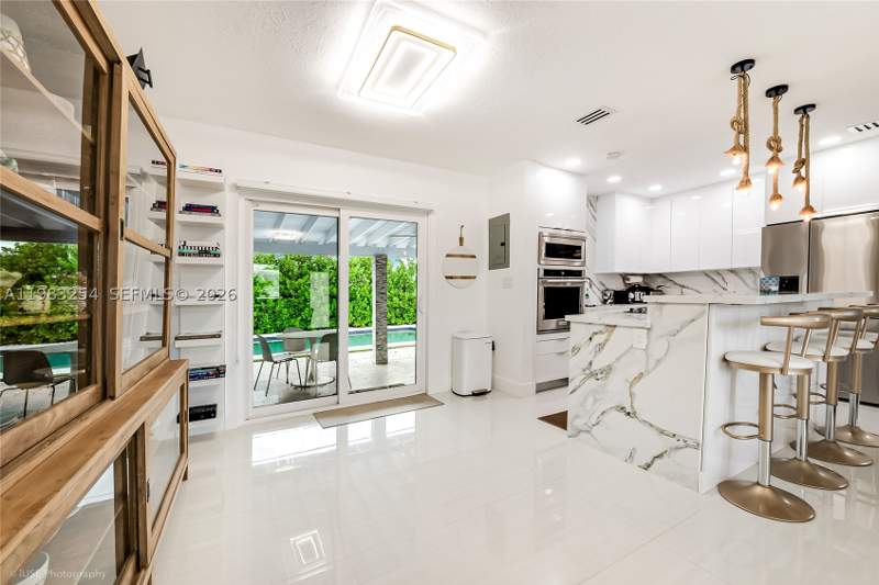 3 bedroom SingleFamilyResidence at 7235 SW 39th St, Central Miami Part 6, Miami — photo 5