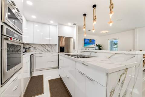 7235 SW 39th St, Miami FL - photo 6 of 16