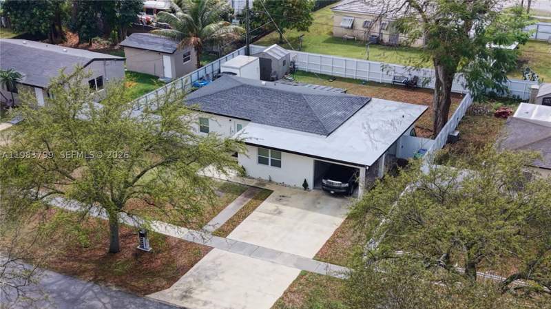 3 bedroom SingleFamilyResidence at 14580 Harrison St, Richmond Heights, Miami — photo 2