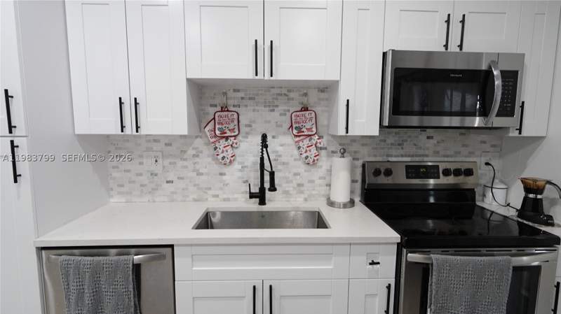 3 bedroom SingleFamilyResidence at 14580 Harrison St, Richmond Heights, Miami — photo 5