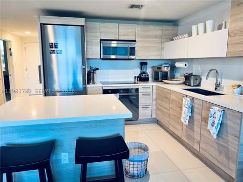 16385 Biscayne Blvd 303, Sunny Isles Beach FL - photo 10 of 48