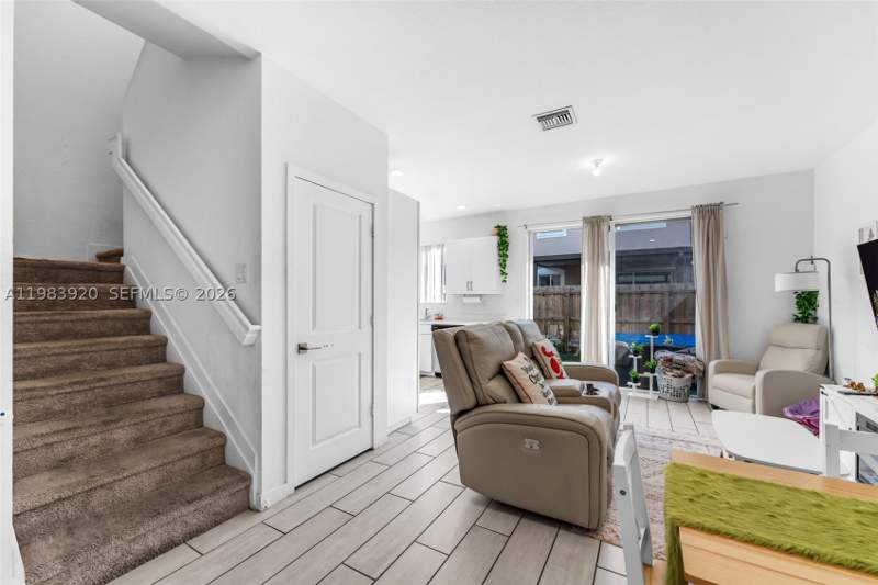 3 bedroom Townhouse at 1056 SE 24th Ave, Towns At Seascape, Homestead — photo 4