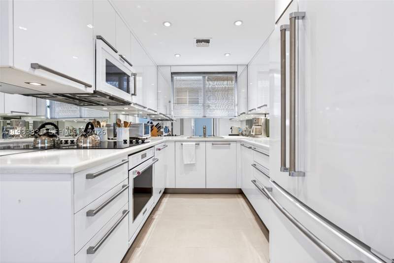 1 bedroom StockCooperative at 10178 Collins Ave 208, Brownstone Co-Op Apts Inc, Bal Harbour — photo 4