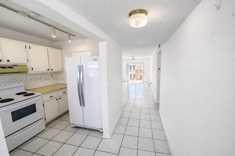 2 bedroom Condominium at 1630 W 46th St 514B, Silver Spring Tower Condo, Hialeah — photo 3