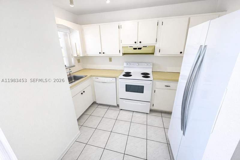 2 bedroom Condominium at 1630 W 46th St 514B, Silver Spring Tower Condo, Hialeah — photo 4