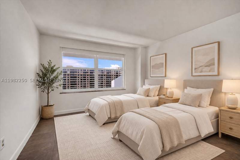 2 bedroom Condominium at 199 Ocean Lane Dr 1009, Commodore Club South Cond, Key Biscayne — photo 5