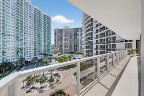 20281 E Country Club Dr 608, Aventura FL - photo 13 of 85