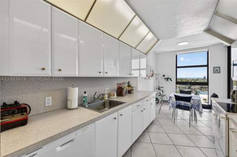 20281 E Country Club Dr 608, Aventura FL - photo 17 of 85