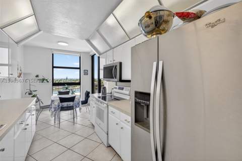 20281 E Country Club Dr 608, Aventura FL - photo 18 of 85