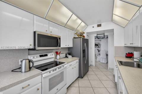 20281 E Country Club Dr 608, Aventura FL - photo 24 of 85