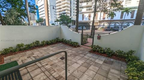 6000 Collins Ave 111, Miami Beach FL - photo 7 of 29