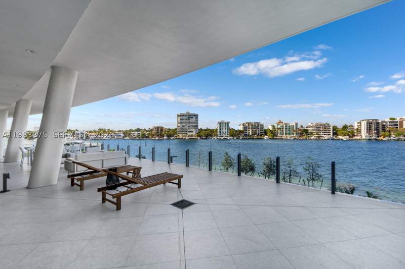 3 bedroom Condominium at 5 Grove Isle Dr L205, Vita Grove Isle, Miami — photo 3