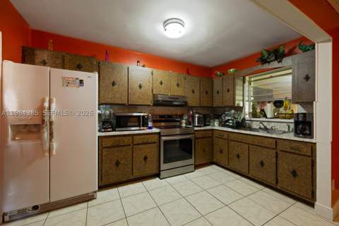 17371 SW 302nd St, Homestead FL - photo 9 of 15