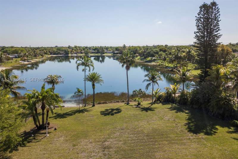 4 bedroom SingleFamilyResidence at 11807 SW 112th Ave, Oakland Acres, Miami — photo 4