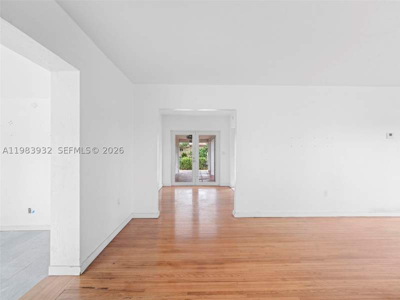 2 bedroom SingleFamilyResidence at 6437 SW 10th St, Alameda, West Miami — photo 4